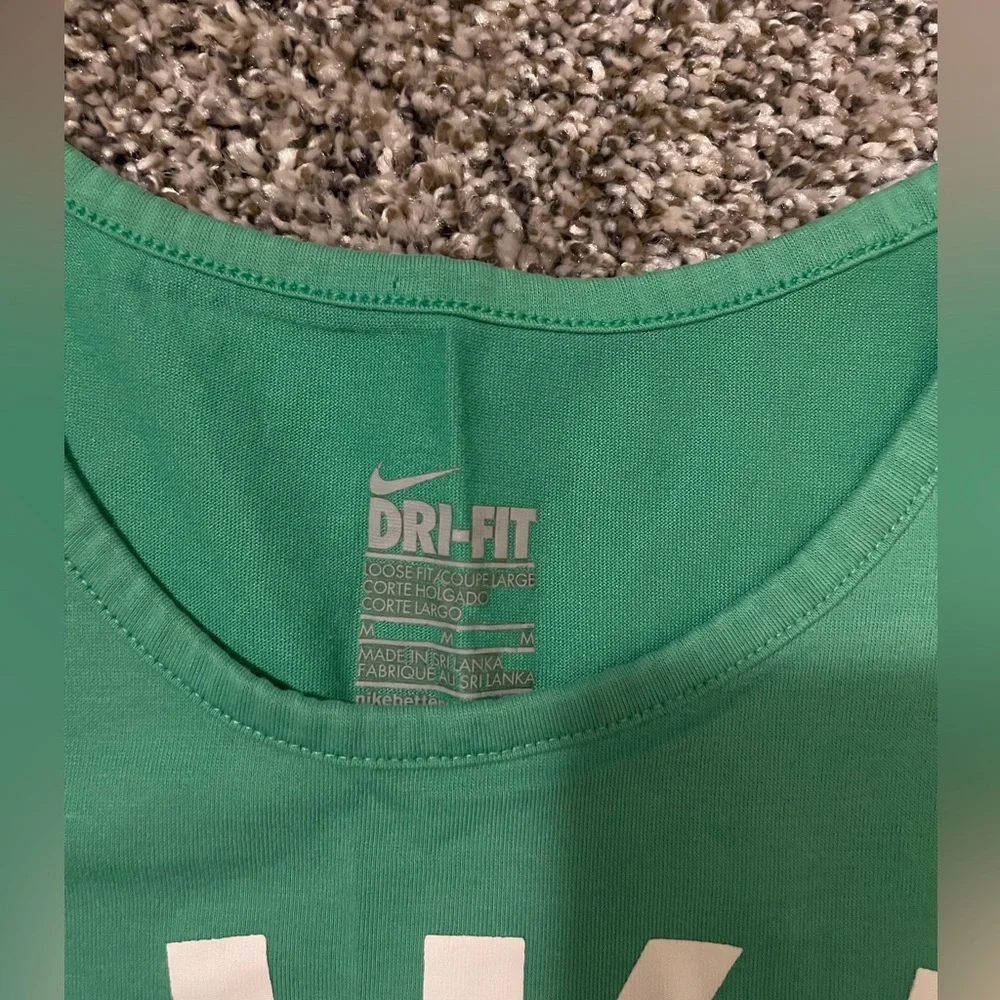Women’s Nike Workout Tank Tops LOT - Picture 9 of 12